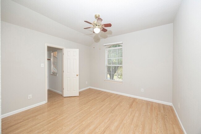 Building Photo - 6405 Calloway Dr