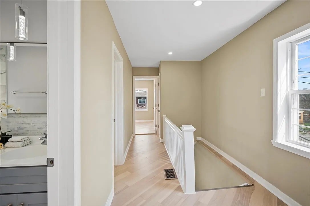 Building Photo - 362 Marshall Ave