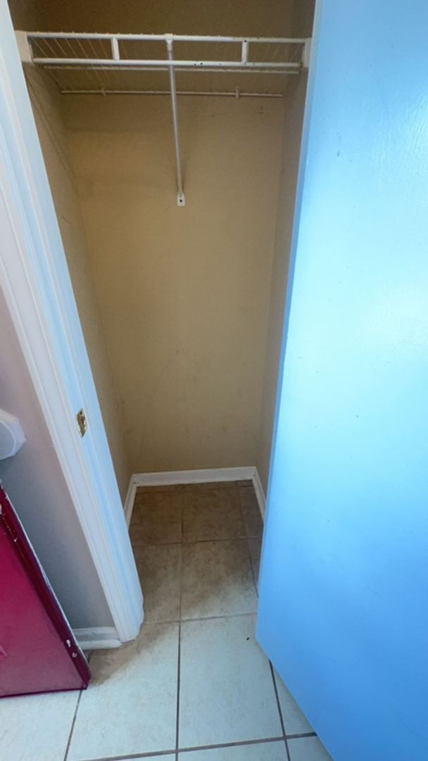 Building Photo - 2-Bedroom, 2-Bathroom Condo