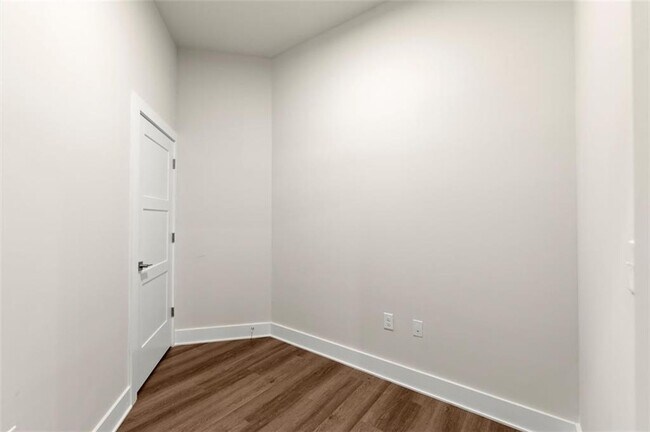 Building Photo - 2648 Sandy Plains Rd