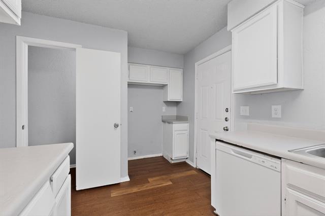 Building Photo - 9467 Olde Towne Row