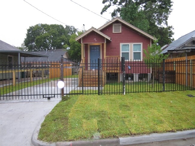 Primary Photo - 3223 Winbern St