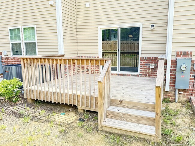 Building Photo - 852 Ducks Lndg