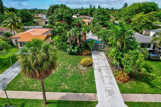 Building Photo - 1224 NE 182nd St