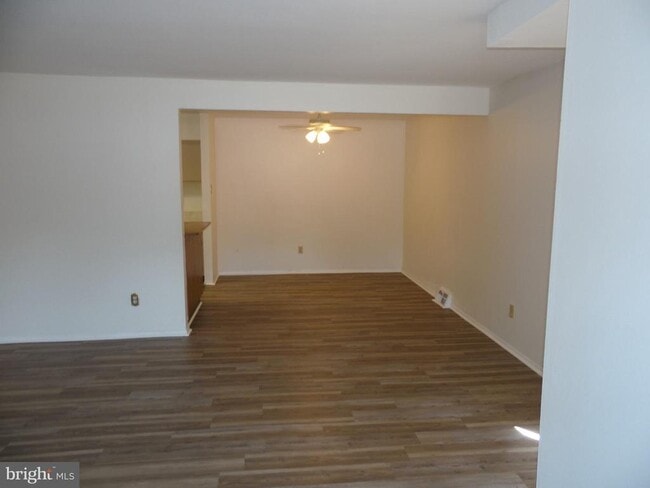 Building Photo - 1602 Raintree Ln
