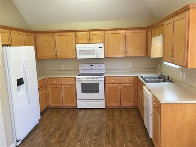 Building Photo - 381 Laurel Hill Cir