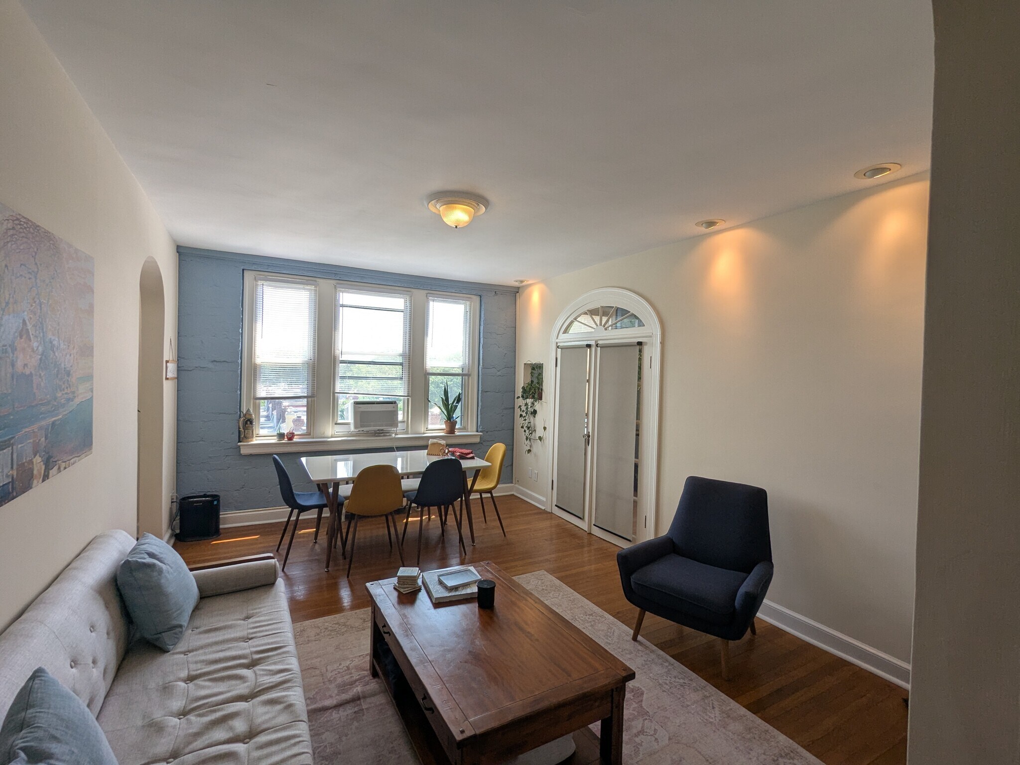 Living/dining area - 4007 Connecticut Ave NW