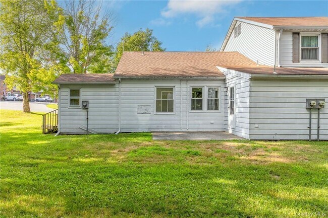 Building Photo - 500 NY-299