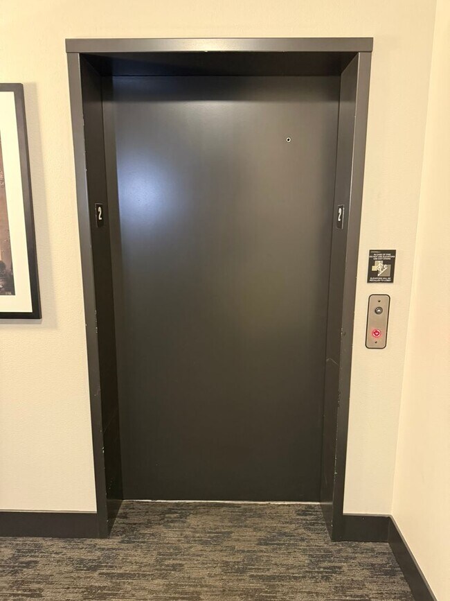Building Photo - 1bd/1ba Kirkland Condo
