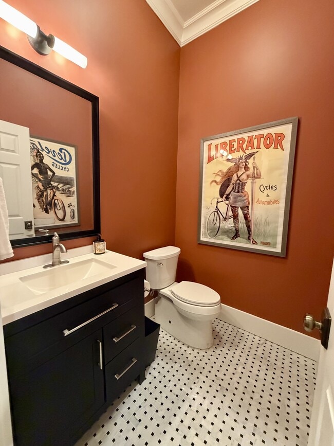 Building Photo - 210 N Front St