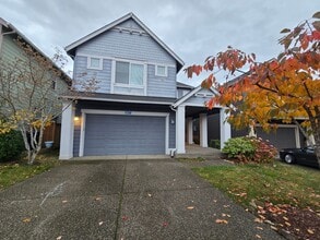 Building Photo - 4 Bedroom, 3 Bathroom House!