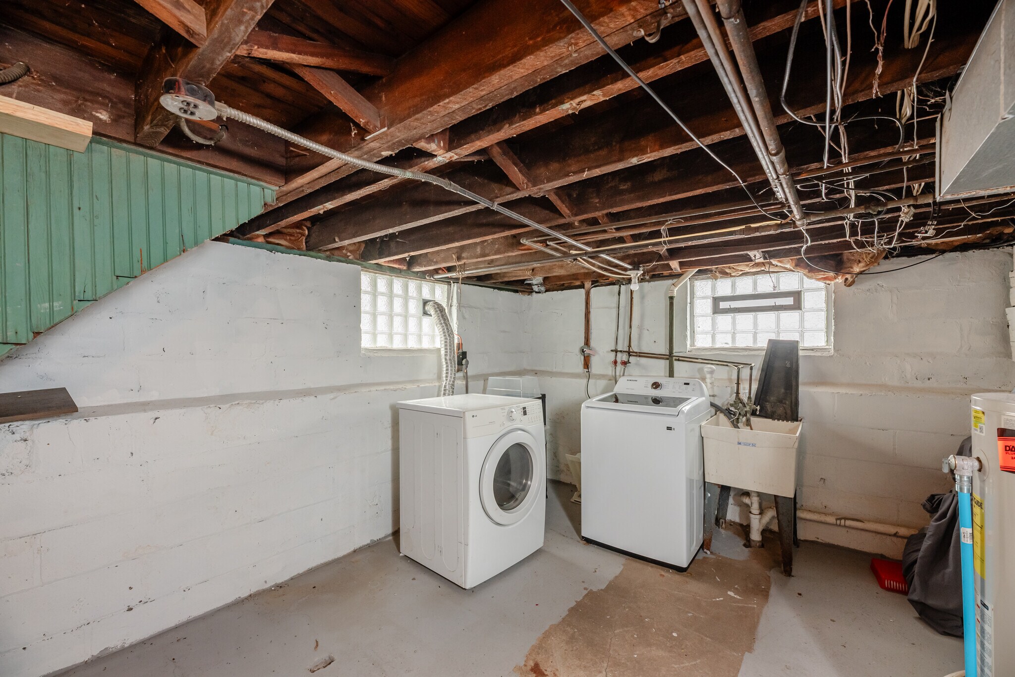 Building Photo - 57 Anthony St