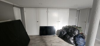 Building Photo - 1984 Front St