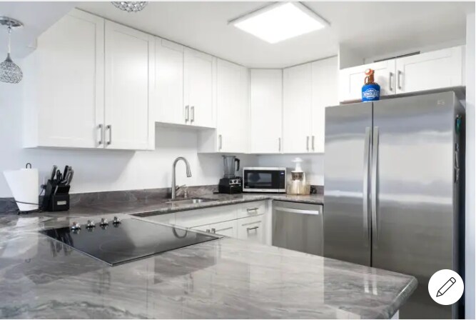 Modern Kitchen - 2575 Kuhio Ave