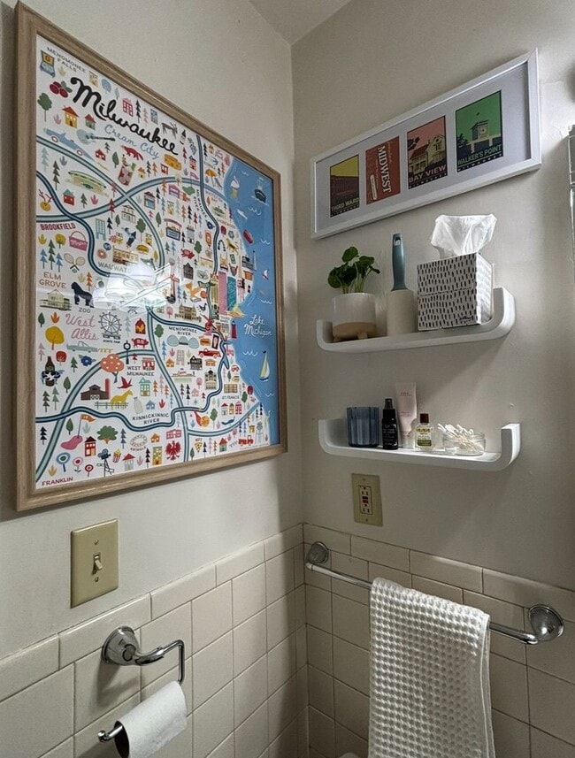 Building Photo - 3822-3824 N Maryland Ave.