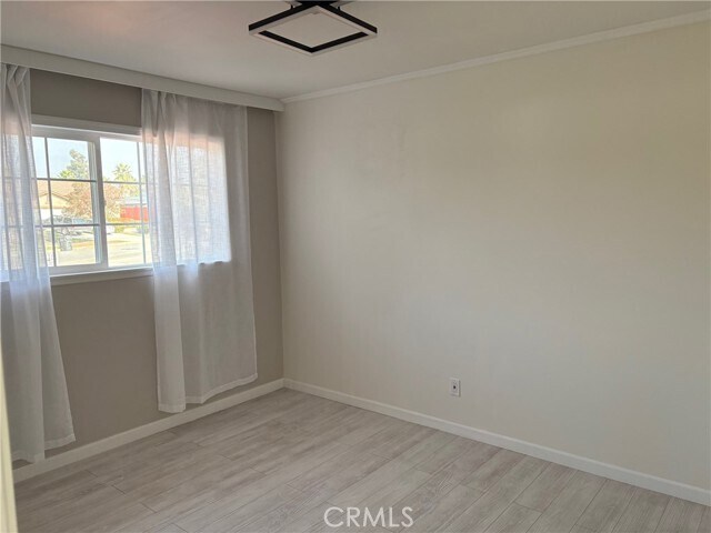 Building Photo - 327 Naomi St