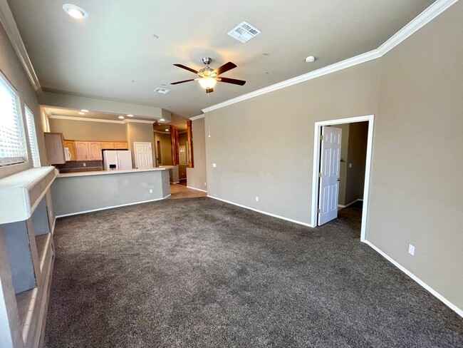 Building Photo - Nice 2 Bedroom Home in Desert Foothills Co...