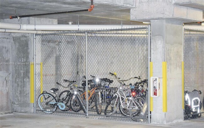 Building Photo - 3339 Virginia St