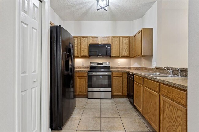 Building Photo - 2720 Oakwater Dr