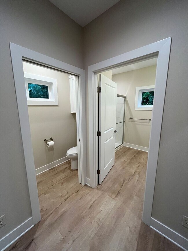 Building Photo - 3155 Dogwood Dr S