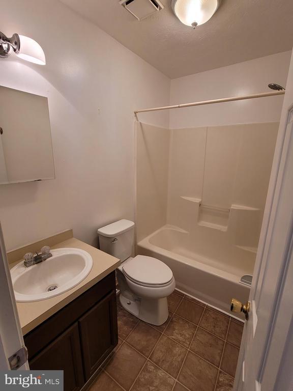 Building Photo - 233 Charleston Ct