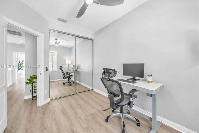 Building Photo - 418 Capistrano Dr