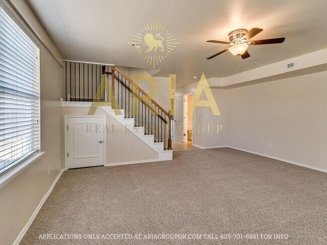 Building Photo - *611-613 Welston Cr.