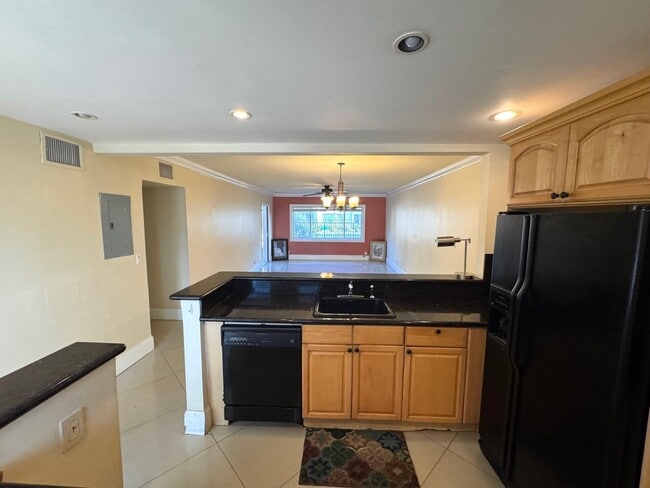 Building Photo - 4500 N Flagler Dr