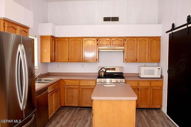 Building Photo - 7572 Plaza Taurina Dr