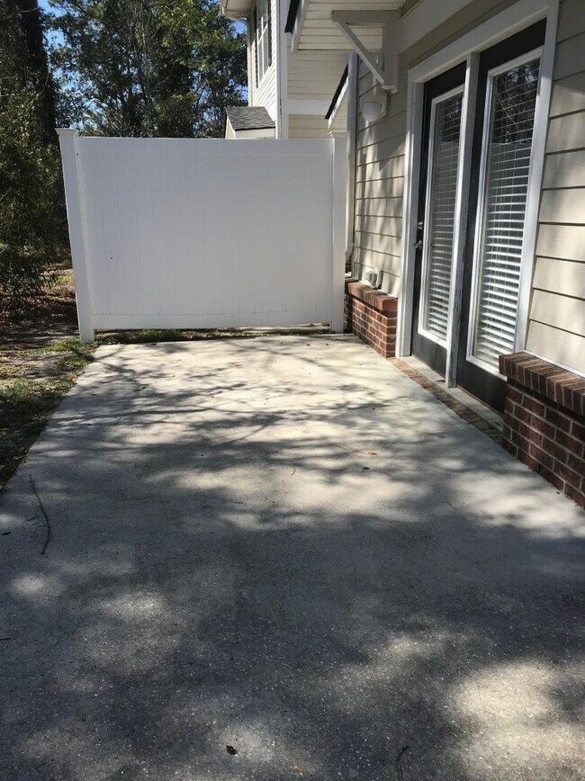 Building Photo - SHADY GROVES