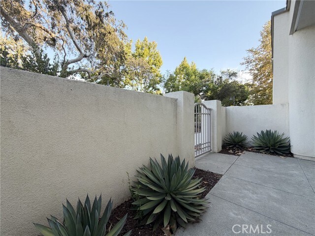 Building Photo - 136 Acamar