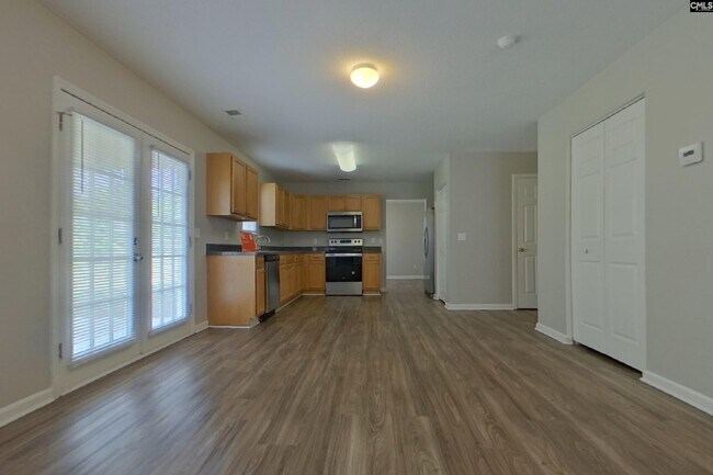 Building Photo - 410 Fox Trot Dr
