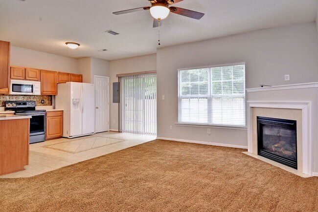 Building Photo - Spacious Duplex in Willow Lakes