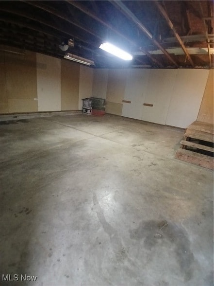 Building Photo - 809 Lakewood Ave