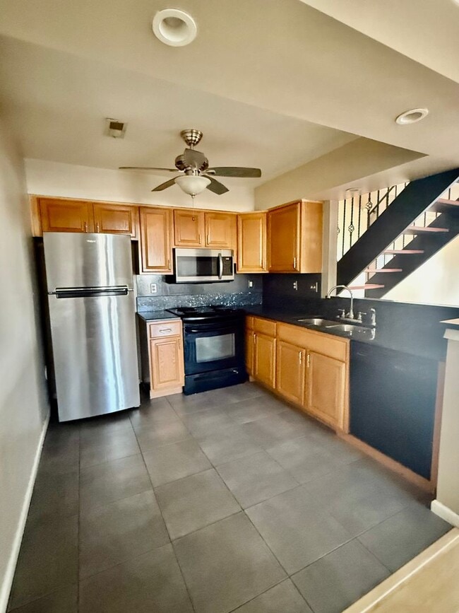 Building Photo - 2BD/2BA Condo in Greenbrier Neighborhood of Chesapeake - Backs up to Golf Course, Walking Trails!