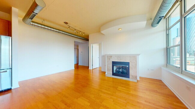 Building Photo - 909 W Washington Blvd