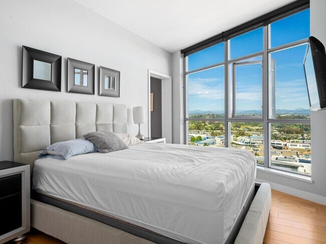 Building Photo - Furnished Aria Penthouse with Panoramic Views & Wraparound Balcony