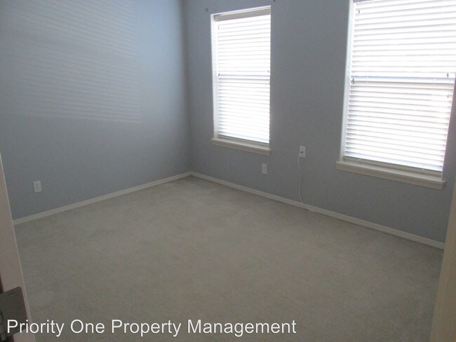 Building Photo - 537 NE 64th Ct