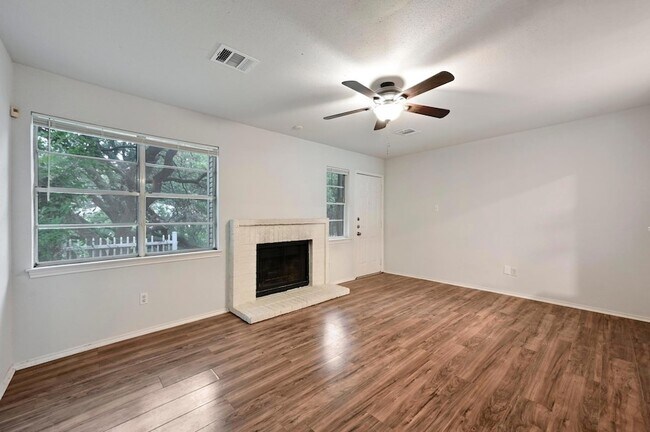 Building Photo - 1815 River Crossing Cir