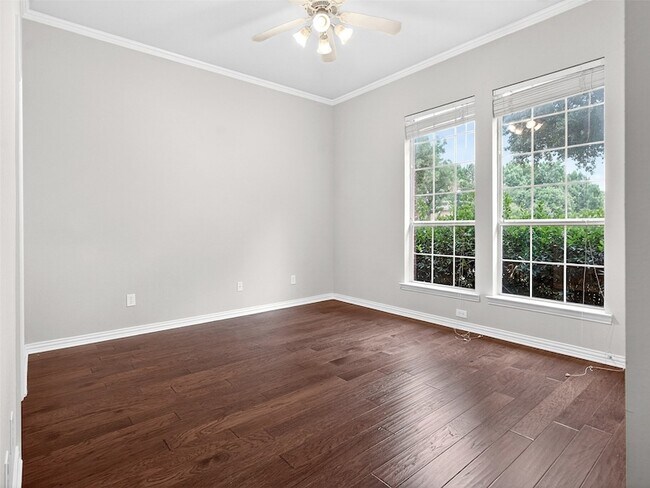 Building Photo - 1210 Forest Hills Dr