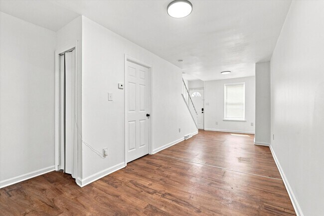 Building Photo - 2846 Amber St