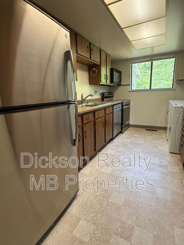 Building Photo - 3485 Rosalinda Dr