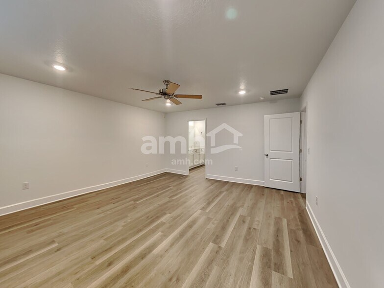 Building Photo - 37854 Dusty Saddle Ln