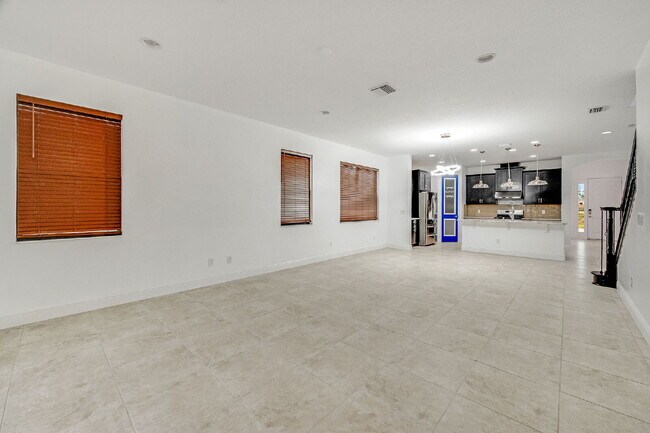 Building Photo - 4BR, 2.5BA home with resort style outdoor living!