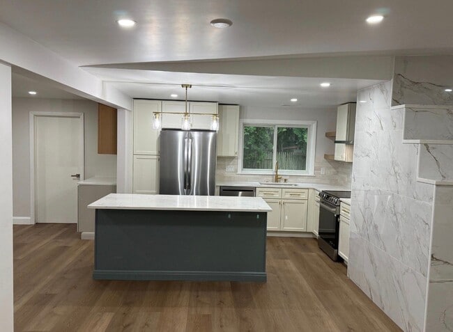 Building Photo - 36 Brownlea Rd