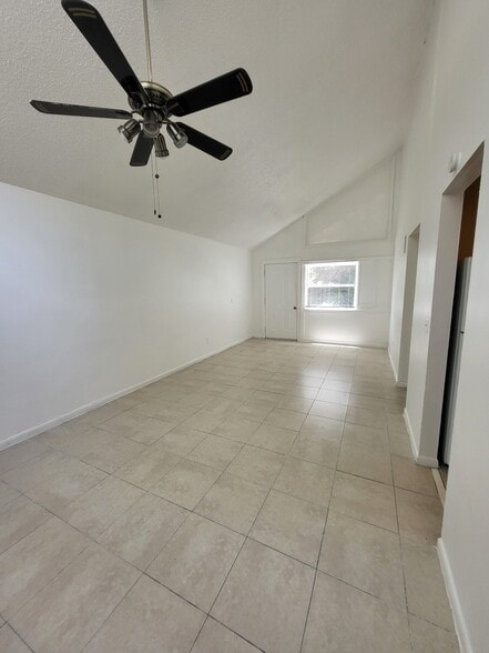 Building Photo - 8230 San Jose Manor Dr E
