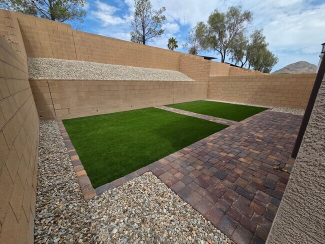 Building Photo - 3339 Rocky Waters Ave