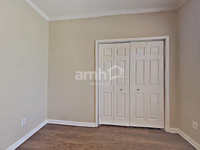 Building Photo - 1523 Cardinal Ln