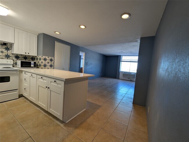 Building Photo - 7520 Hornwood Dr