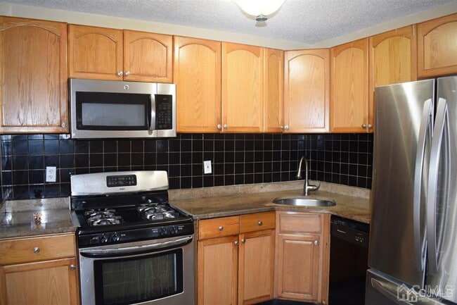 Building Photo - 61 Brighton Way